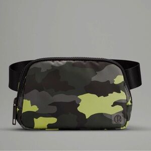 NWT - Everywhere Belt Bag